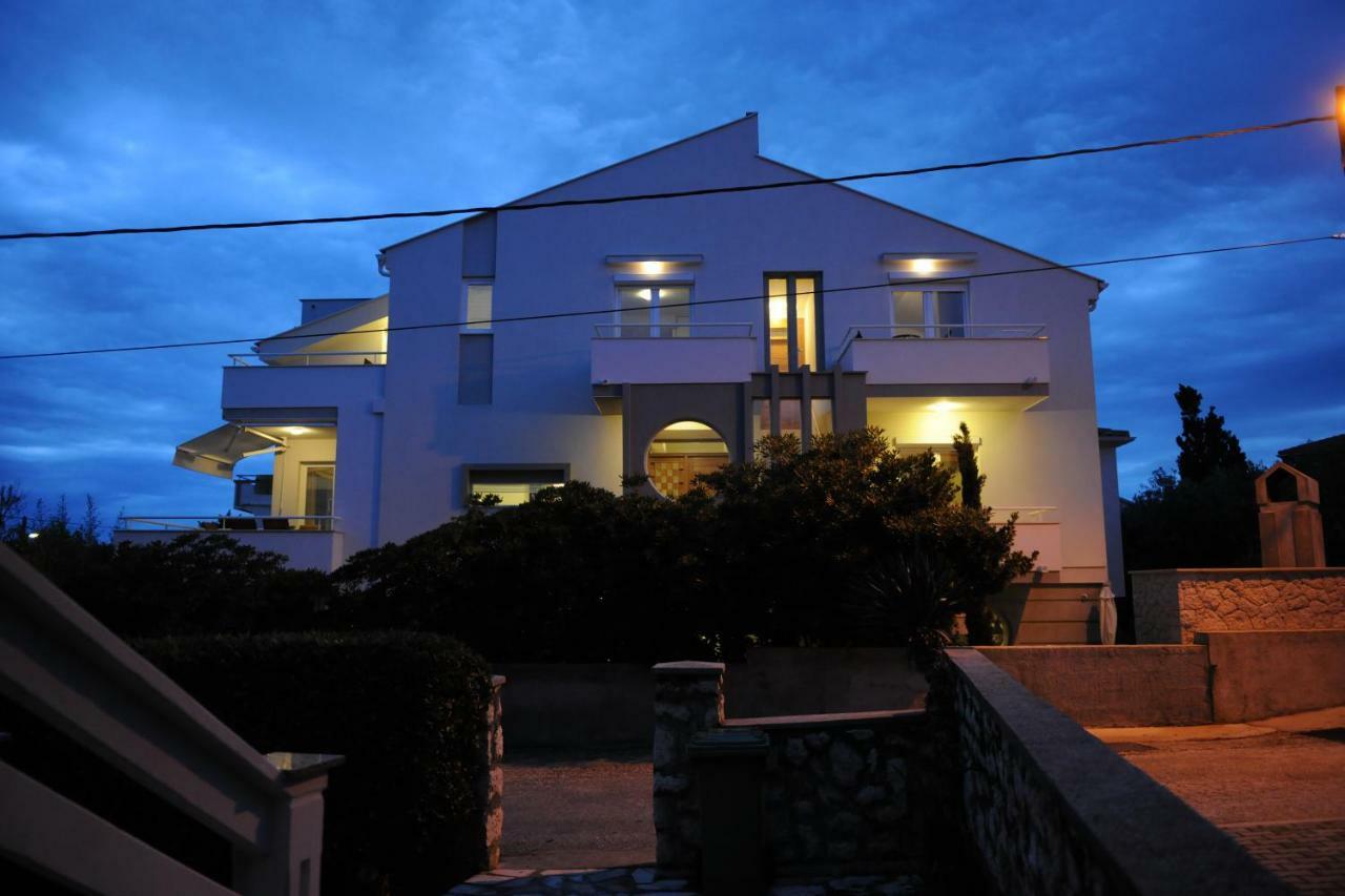Rooms Villa Ropus Novalja Exterior foto